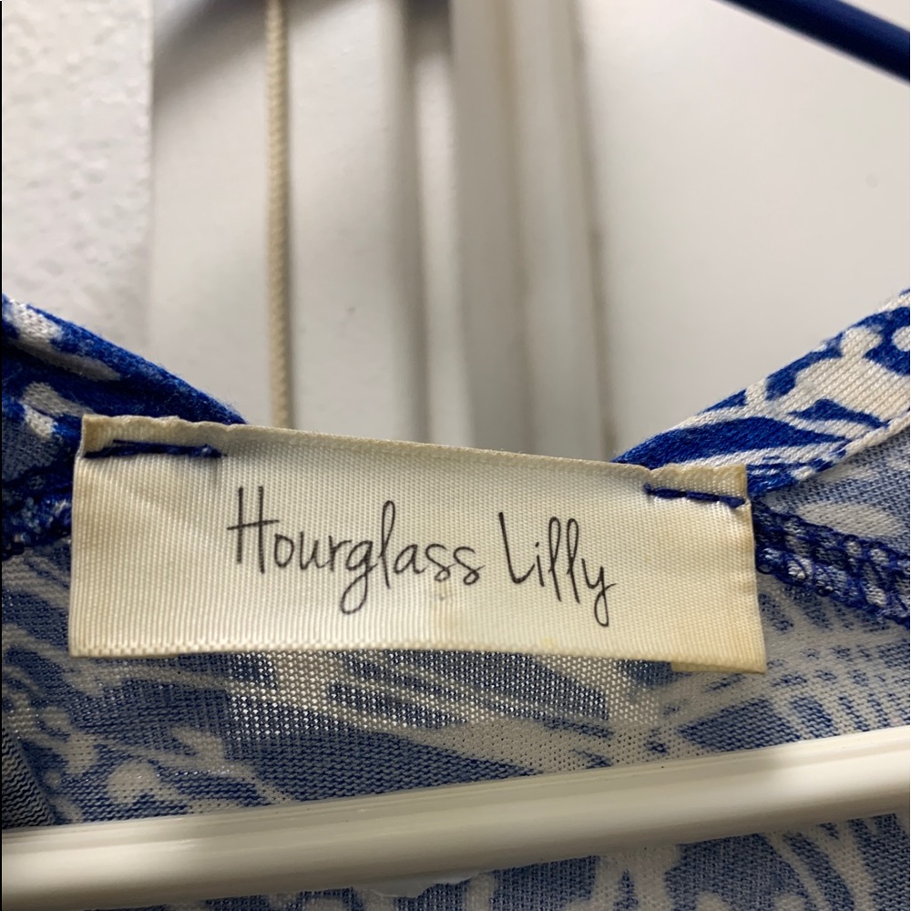 Hourglass lilly size: S/M, blue/white